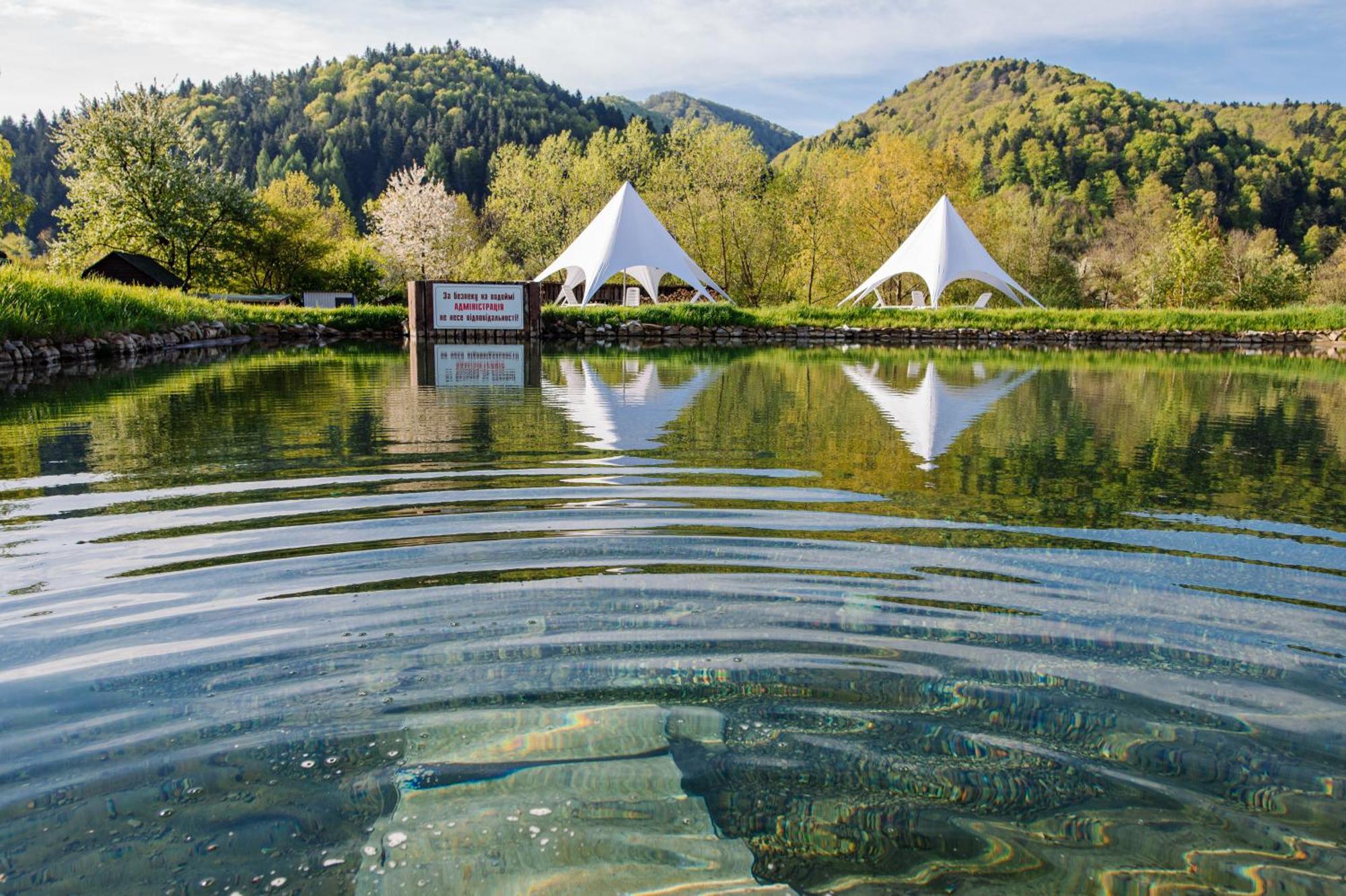 Рибничанка Hotell Skhidnytsia Exteriör bild