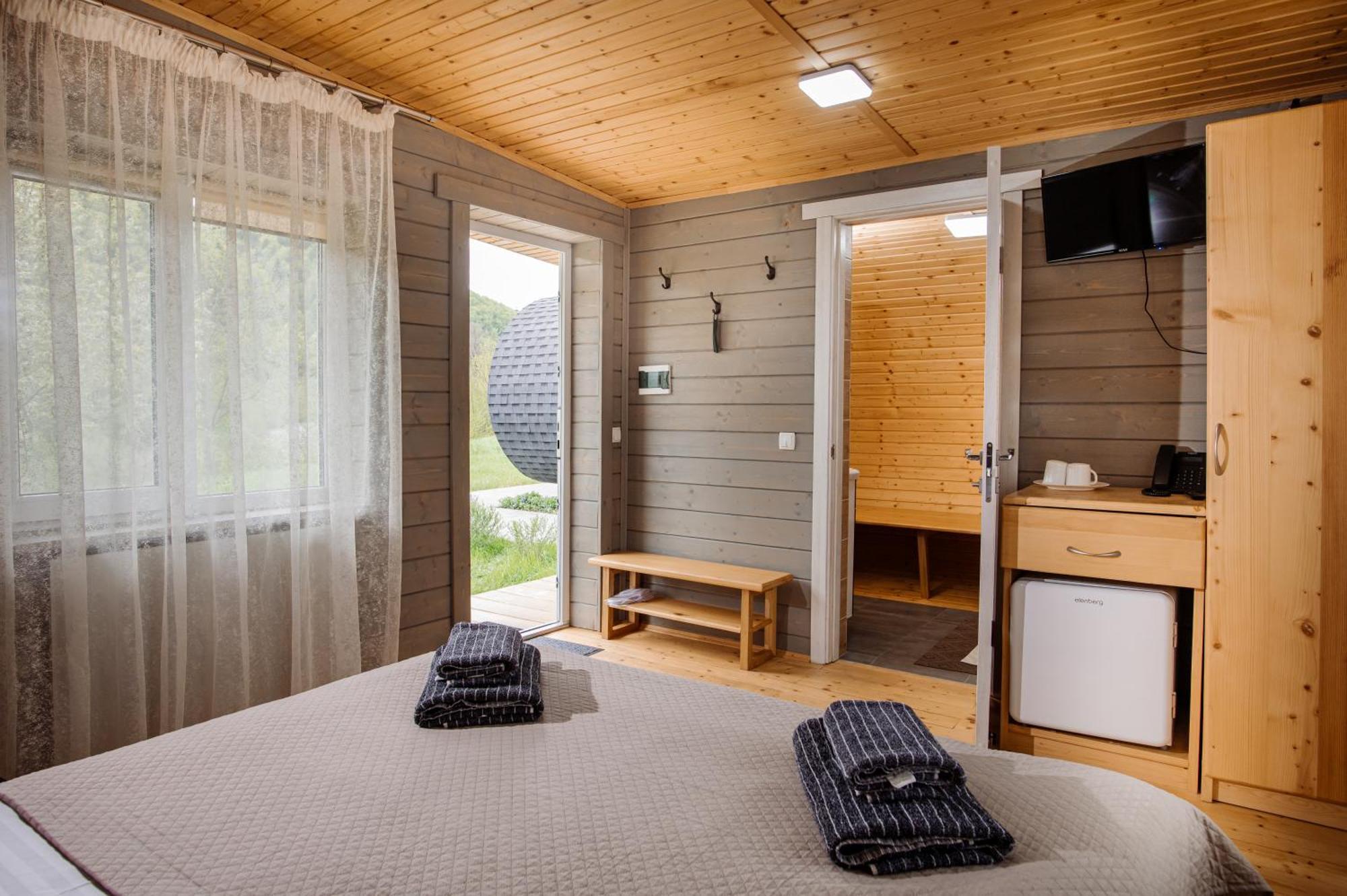 Рибничанка Hotell Skhidnytsia Exteriör bild