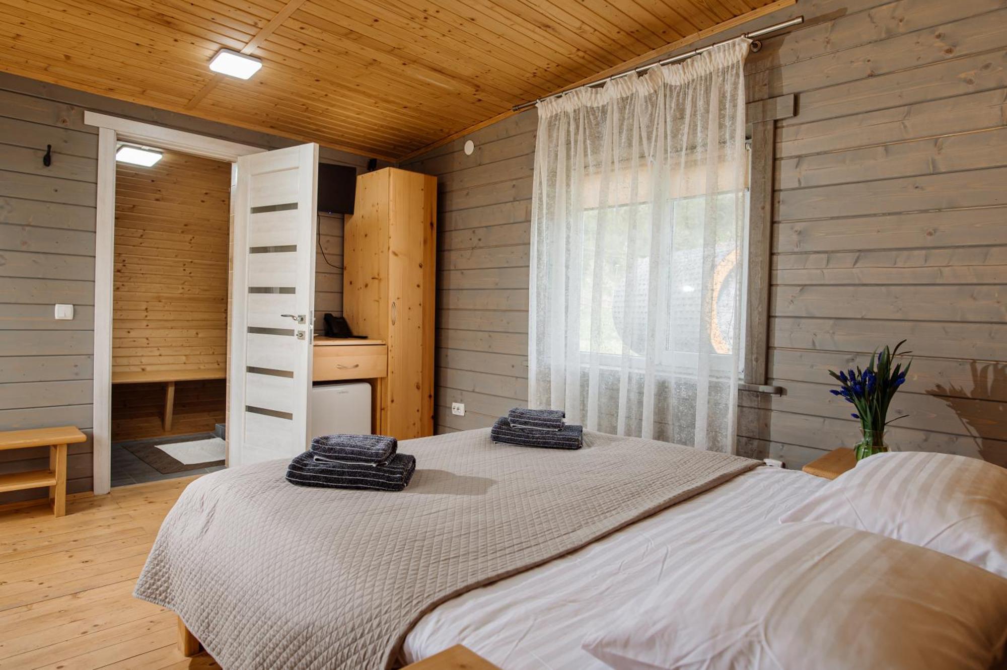 Рибничанка Hotell Skhidnytsia Exteriör bild